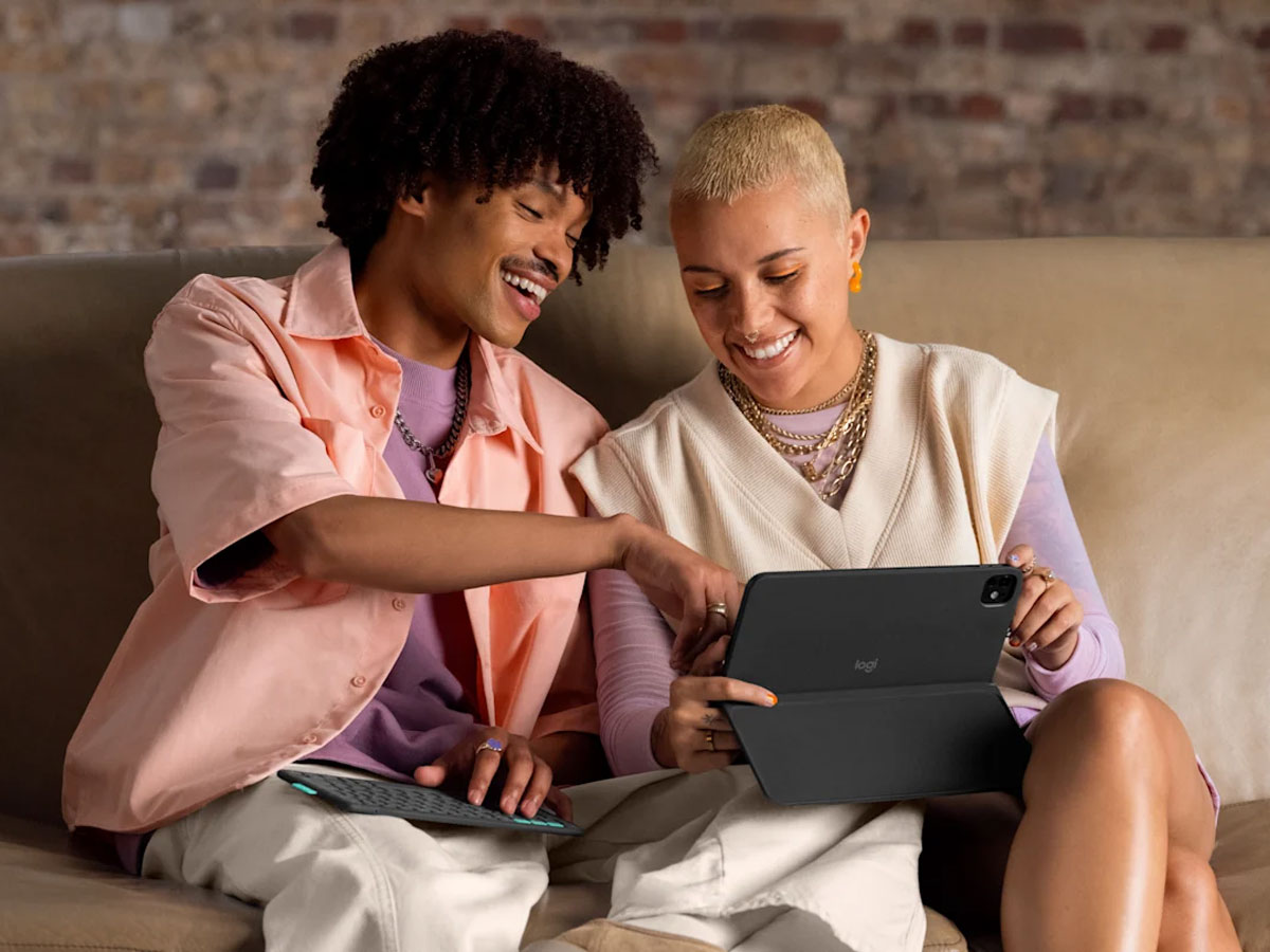 Logitech Flip Folio Etui mit Tastatur für iPad Pro 13''(M4), iPad Air 13''(M2/M3)