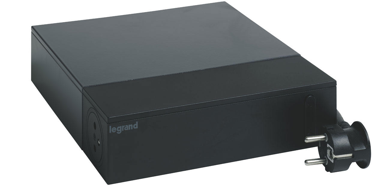 Schutz-Verlängerungskabel TV Legrand - 4 Steckdosen, 2m, schwarz