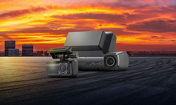 Dashcam Mio MiVue™ 956WD - Key Visual