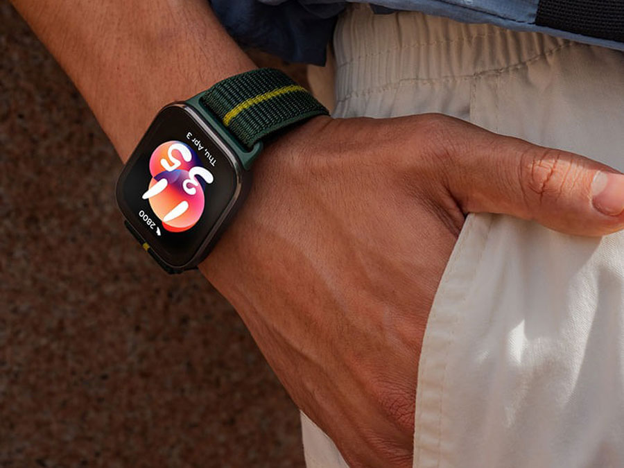 Motorola moto watch fit  na nadgarstku