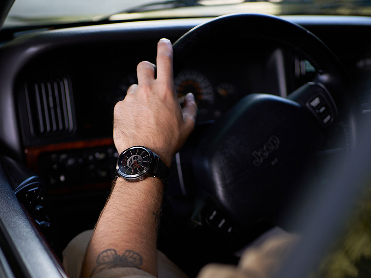 Maxcom FW111 Titan Chronos Vorderansicht