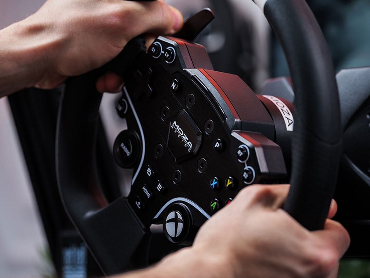 Gaming-Set Moza Racing R3 RS053 (R3 / E5 / SRP-Lite / R3-Klemmen) - Lifestyle-Grafik