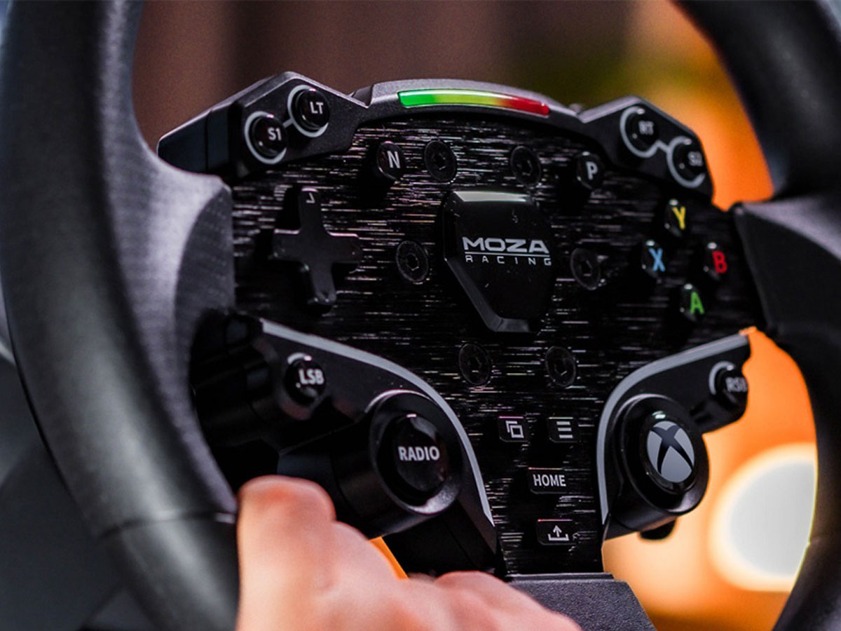 Gaming-Set Moza Racing R3 RS053 (R3 / E5 / SRP-Lite / R3-Klemmen) - Lifestyle-Grafik