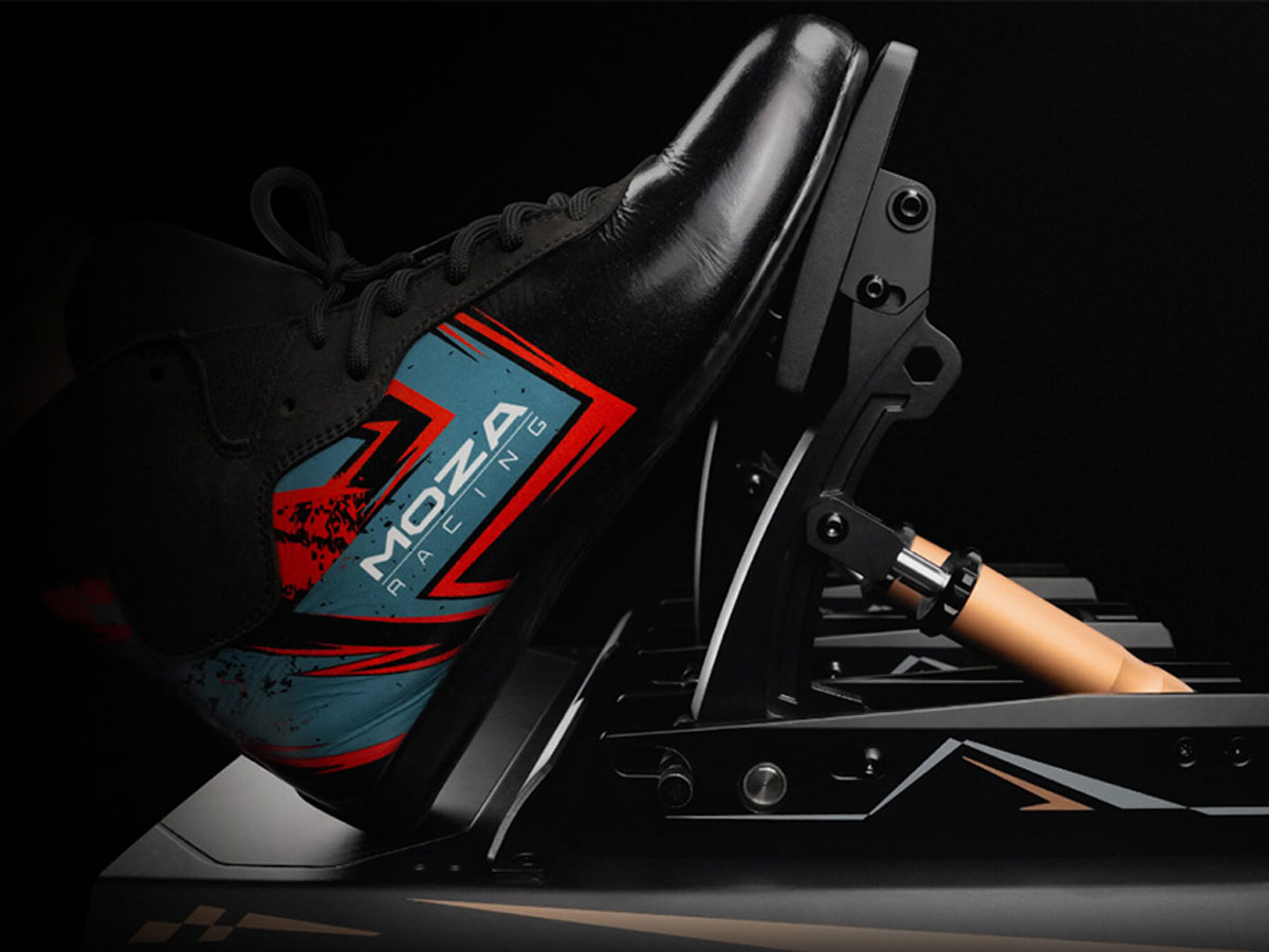 Pedal Kupplung Moza Racing CRP2 RS067 - Lifestyle-Grafik