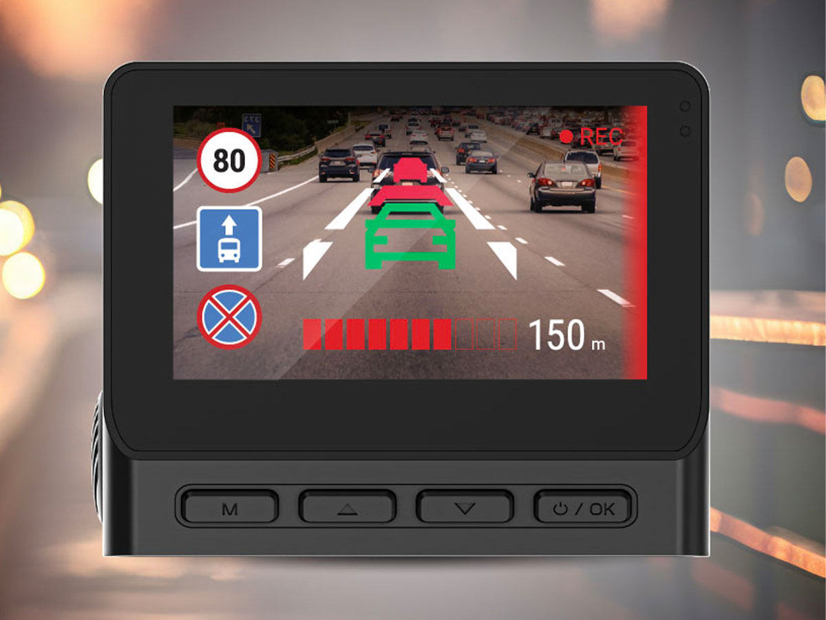 Wideorejestrator Navitel RS990 GPS - Lifestyle-Grafik