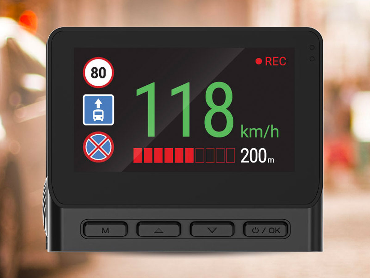 Wideorejestrator Navitel RS990 GPS - Lifestyle-Grafik