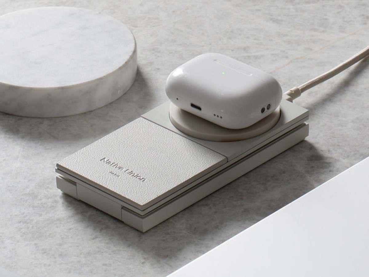 Native Union Rise 3-in-1 Qi2 zusammengeklappt