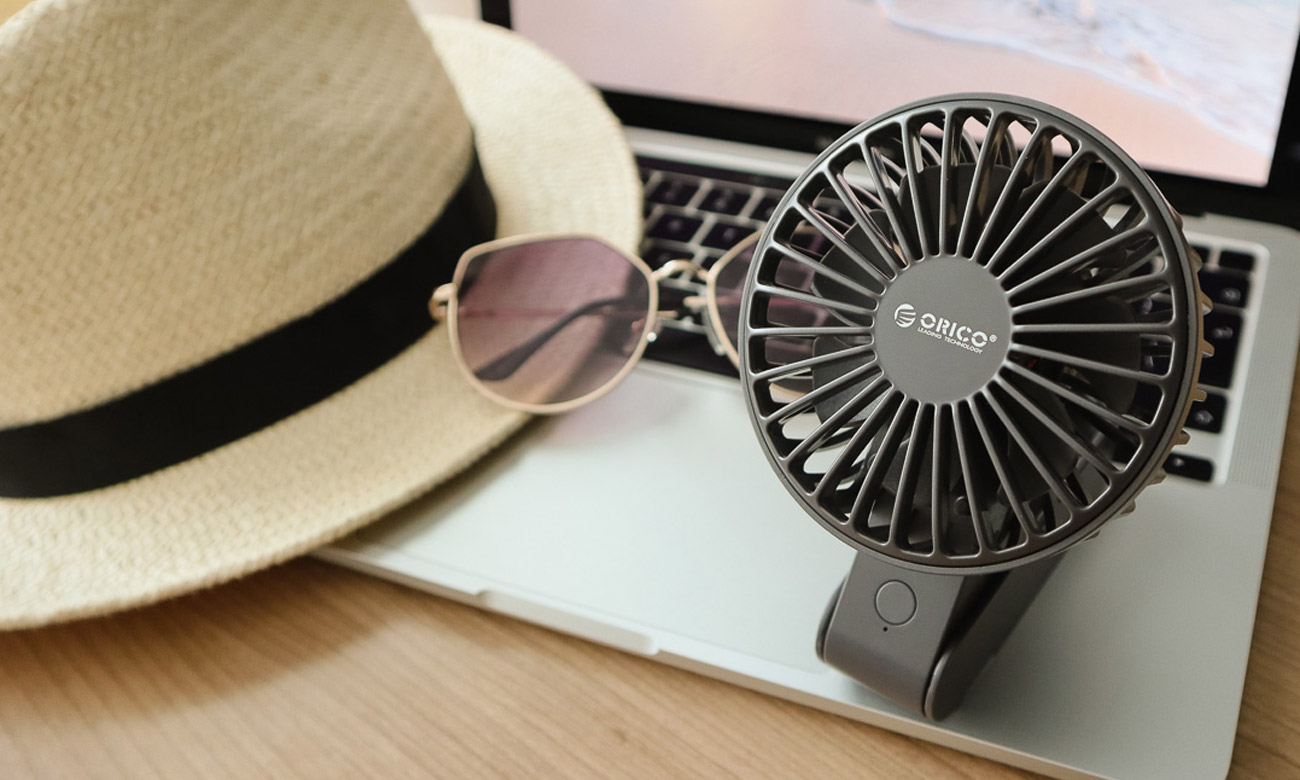 Faltbarer batteriebetriebener Ventilator Orico, Laptop, Brille, Batterien