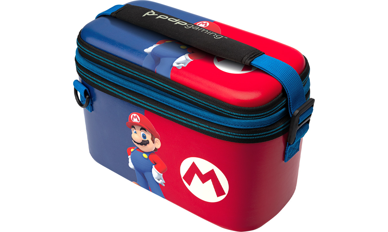 Koffer + Etui PDP Pull-N-Go Mario Edition - Vorderansicht im Winkel