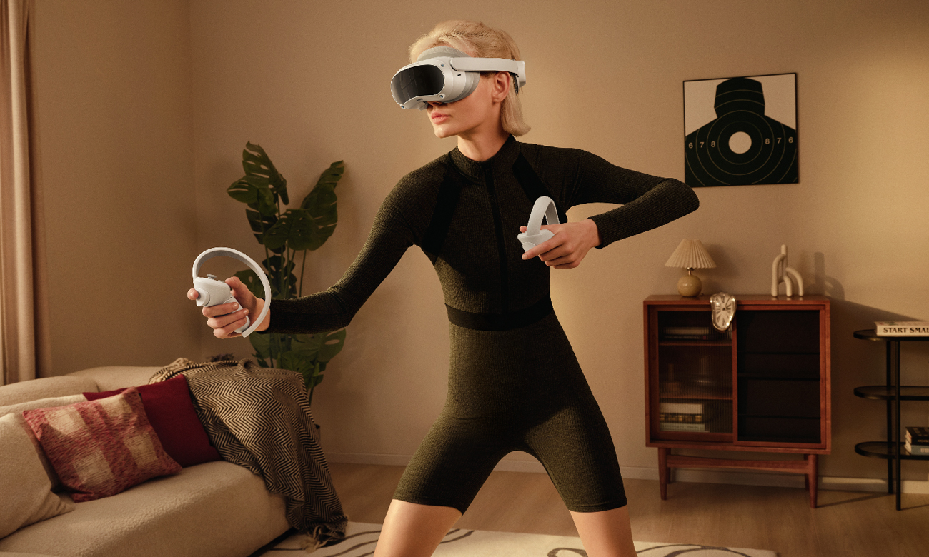 Gogle VR Pico 4 - Grafika lifestyle