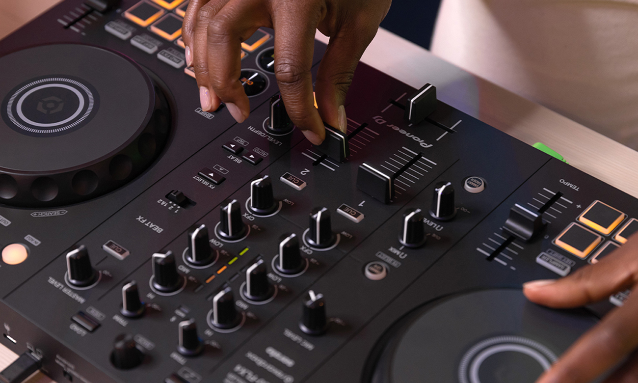 Pioneer DDJ-FLX4 przyciski