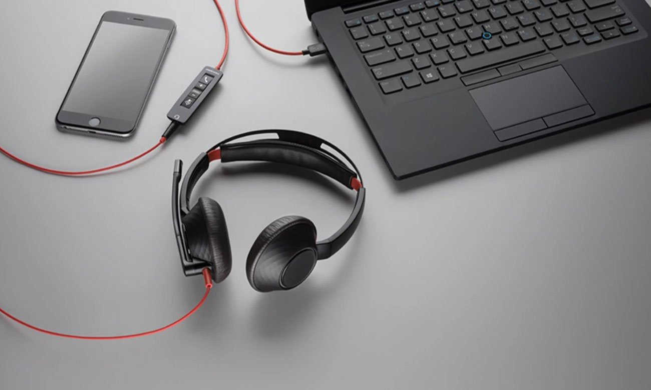 Zestaw słuchawkowy Poly Blackwire C5220 Stereo - Grafika lifestyle