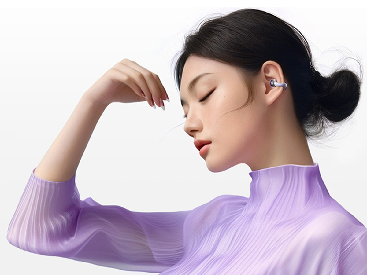 Drahtlose Kopfhörer QCY Crossky Clip C30 Lila - Ansicht von vorne im Winkel, Grafik mit Hintergrund