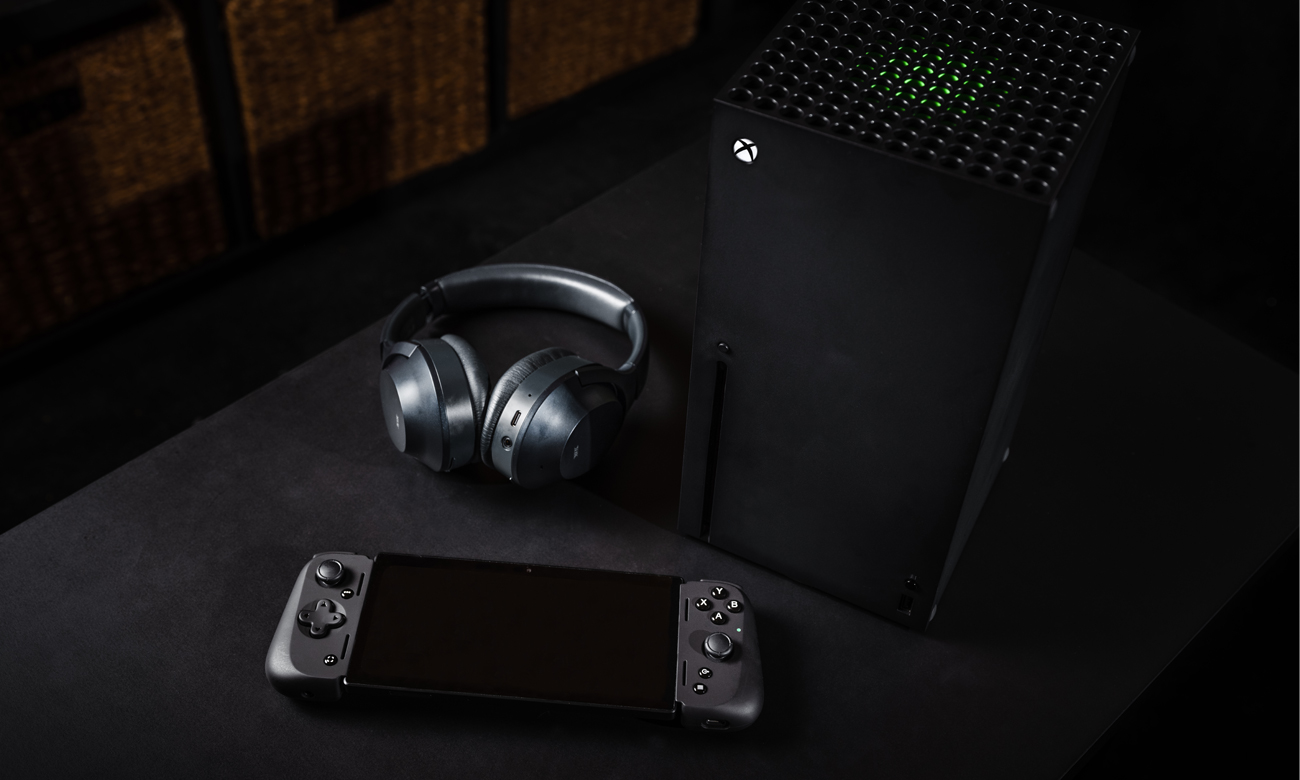 Set tragbare Konsole Razer Edge Wi-Fi + Kishi V2 Pro - Lifestyle-Grafik