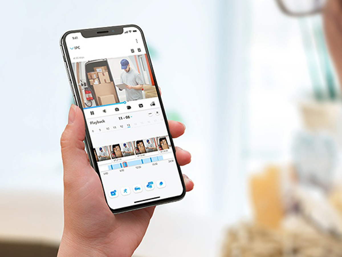 Intelligente Außen-Schwenkkamera Reolink Argus B430 - Lifestyle-Grafik