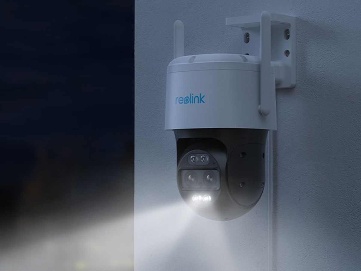 Intelligente Außen-Schwenkkamera Reolink TrackMix W760 - Lifestyle-Grafik