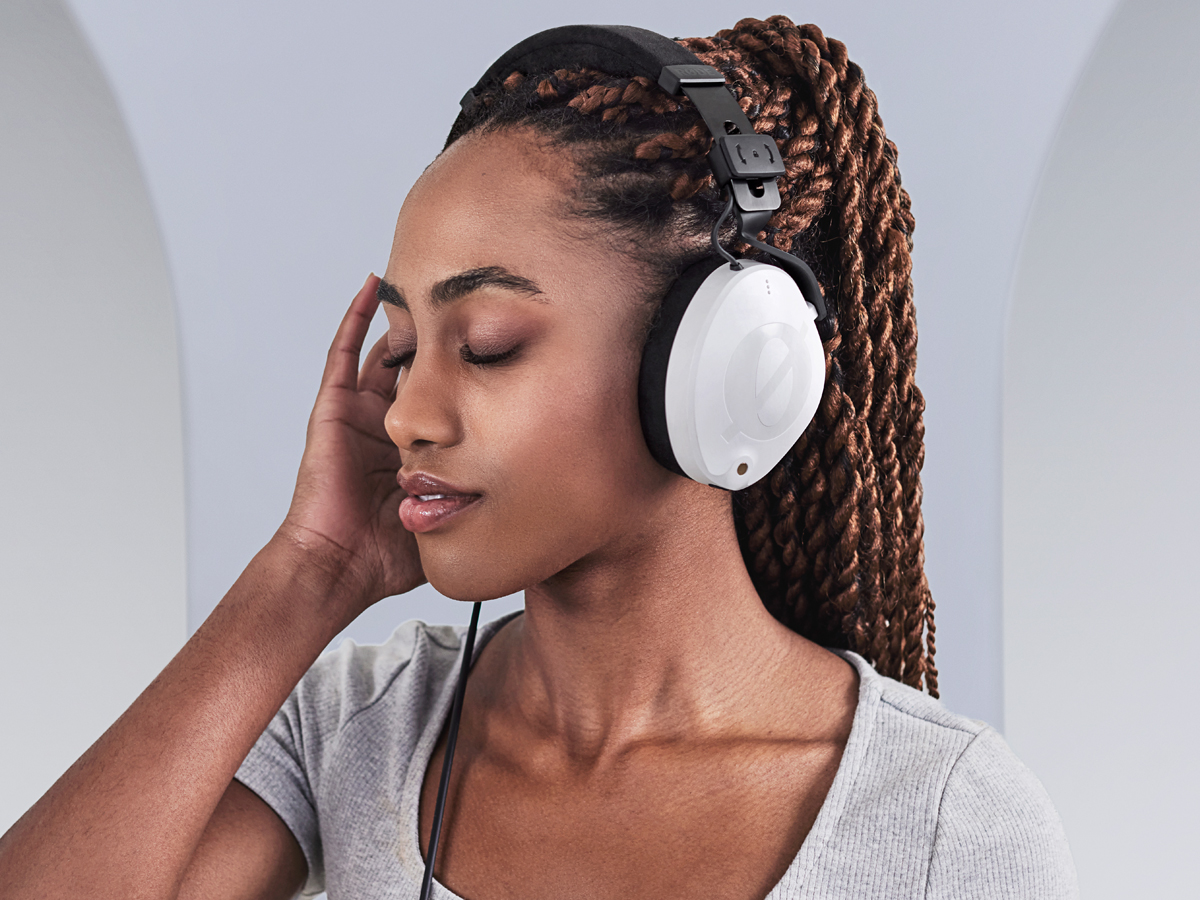 Kabelgebundene Kopfhörer RØDE NTH-100 Weiß - Lifestyle-Grafik