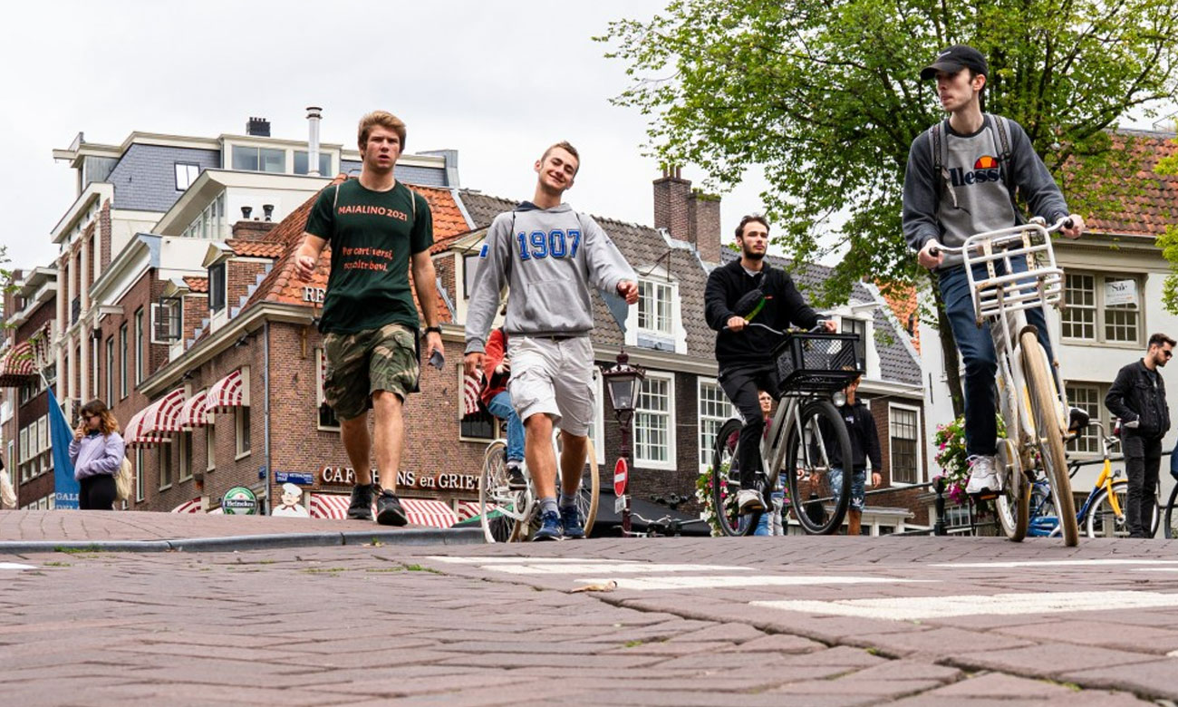 Zoomobjektiv Sigma C 18-50mm f2.8 DC DN Sony-E Bild von Menschen