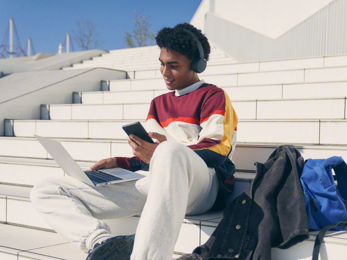 Nauszne kabellose Kopfhörer Sony WH-CH520 - Lifestyle-Grafik