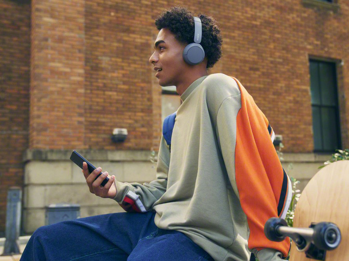 Nauszne kabellose Kopfhörer Sony WH-CH520 - Lifestyle-Grafik