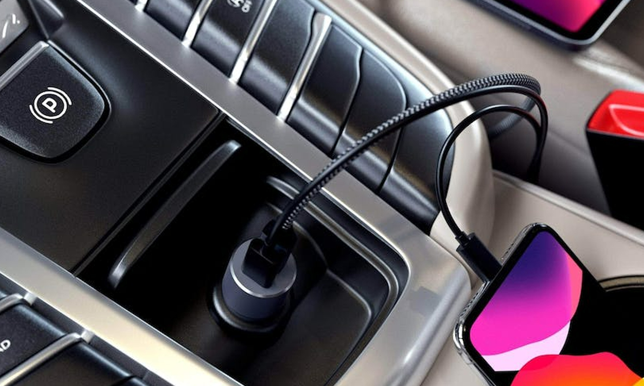 Auto-Ladegerät 72W im Auto