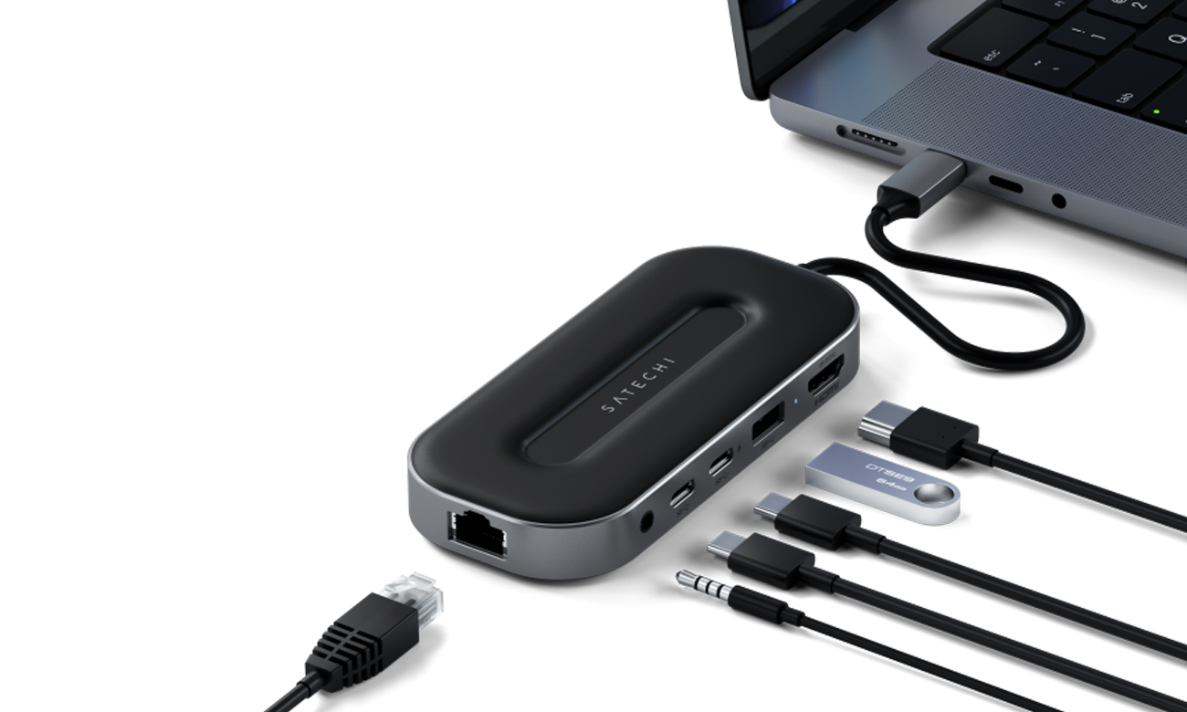 Satechi Multiport Adapter angeschlossen an einen Laptop