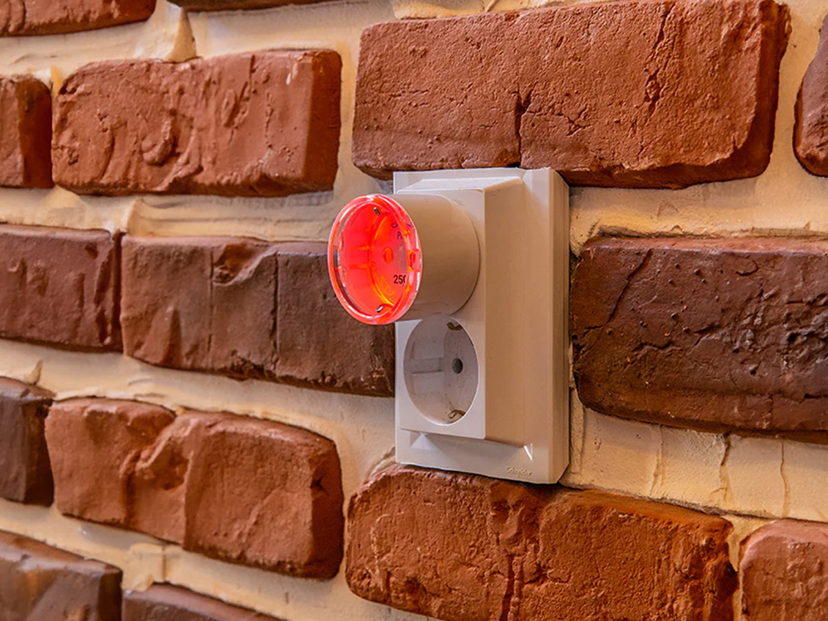 Shelly Intelligente Steckdose Plug S MTR Gen3 rote LED-Farbe