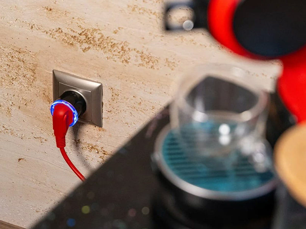 Shelly Intelligente Steckdose Plug S MTR Gen3 blaue LED-Farbe