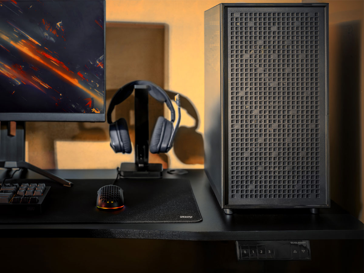 Silver Monkey X Battlestation M4B