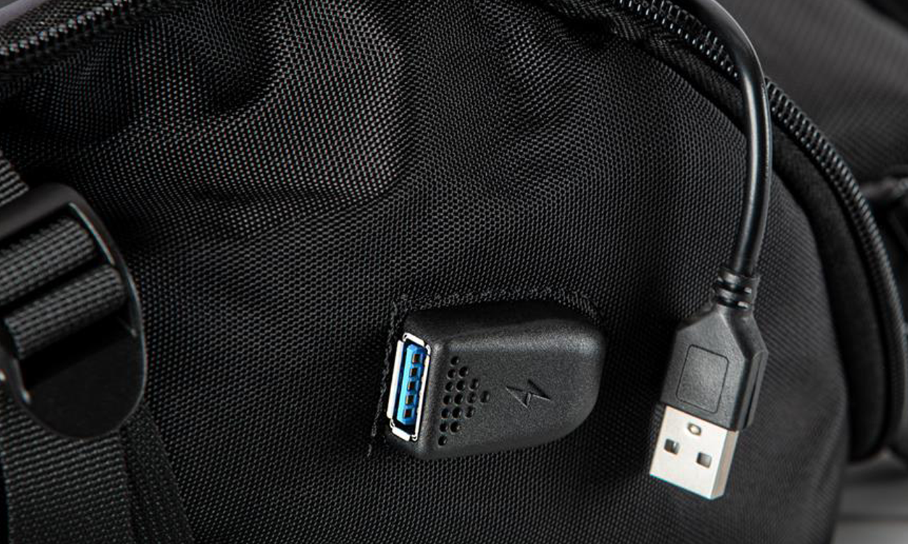 Plecak na laptopa Silver Monkey X Gaming Backpack SMX-GMBCKPC-1 - Zbliżenie USB