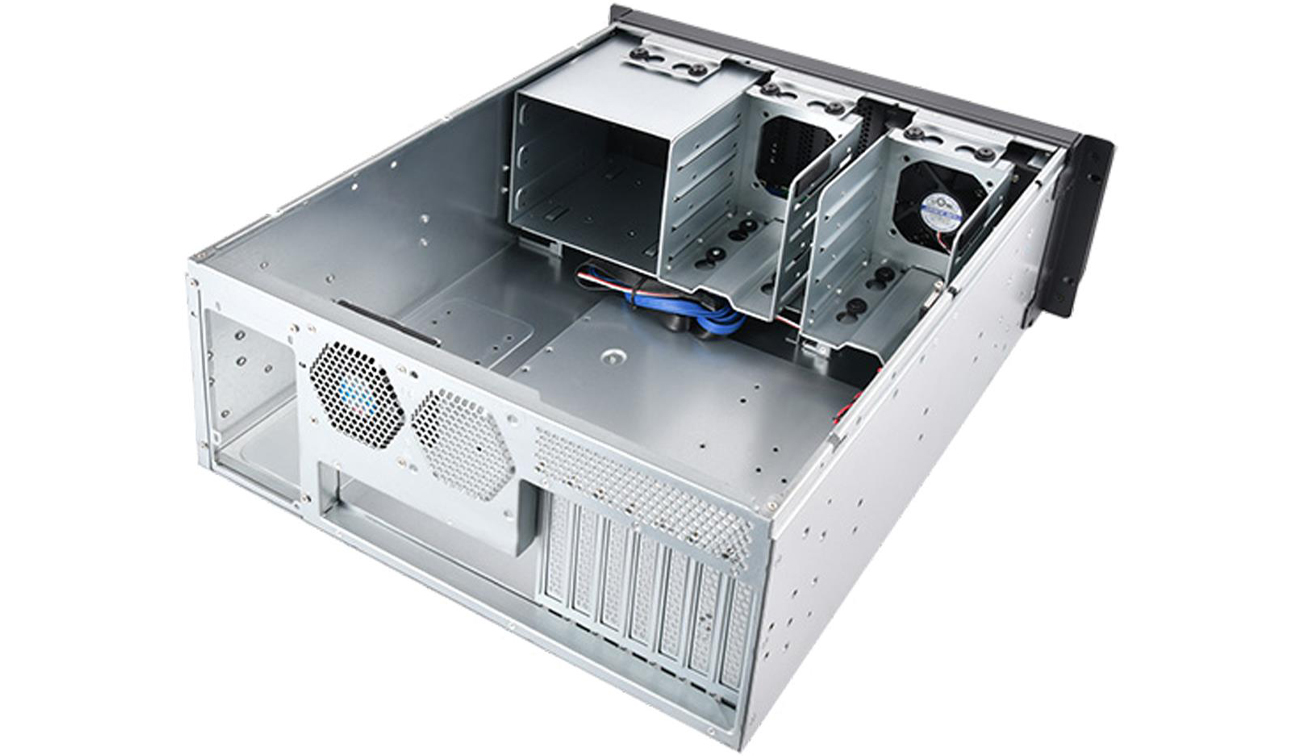 SilverStone SST-RM400 4U Innenansicht