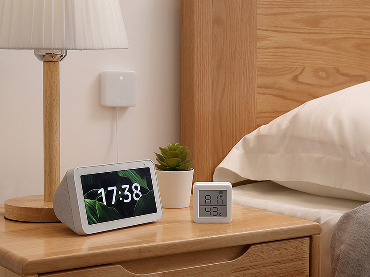 Intelligente Zentrale SwitchBot Hub Mini - Lifestyle-Grafik