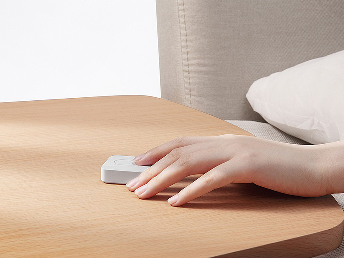 Pilot mit zwei Tasten SwitchBot Remote Control - Lifestyle-Grafik