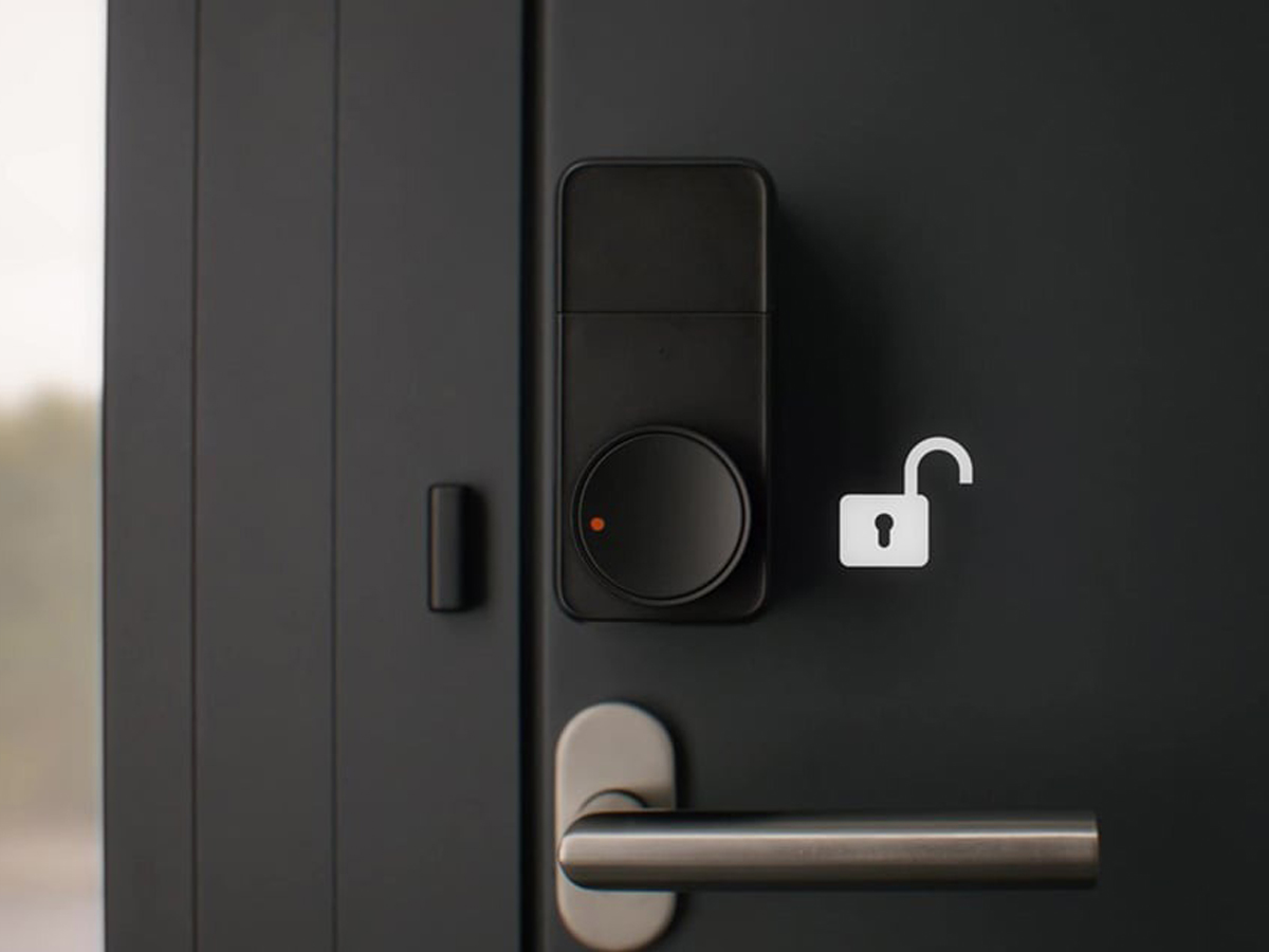 Intelligentes Türschloss SwitchBot Lock Pro - Lifestyle-Grafik