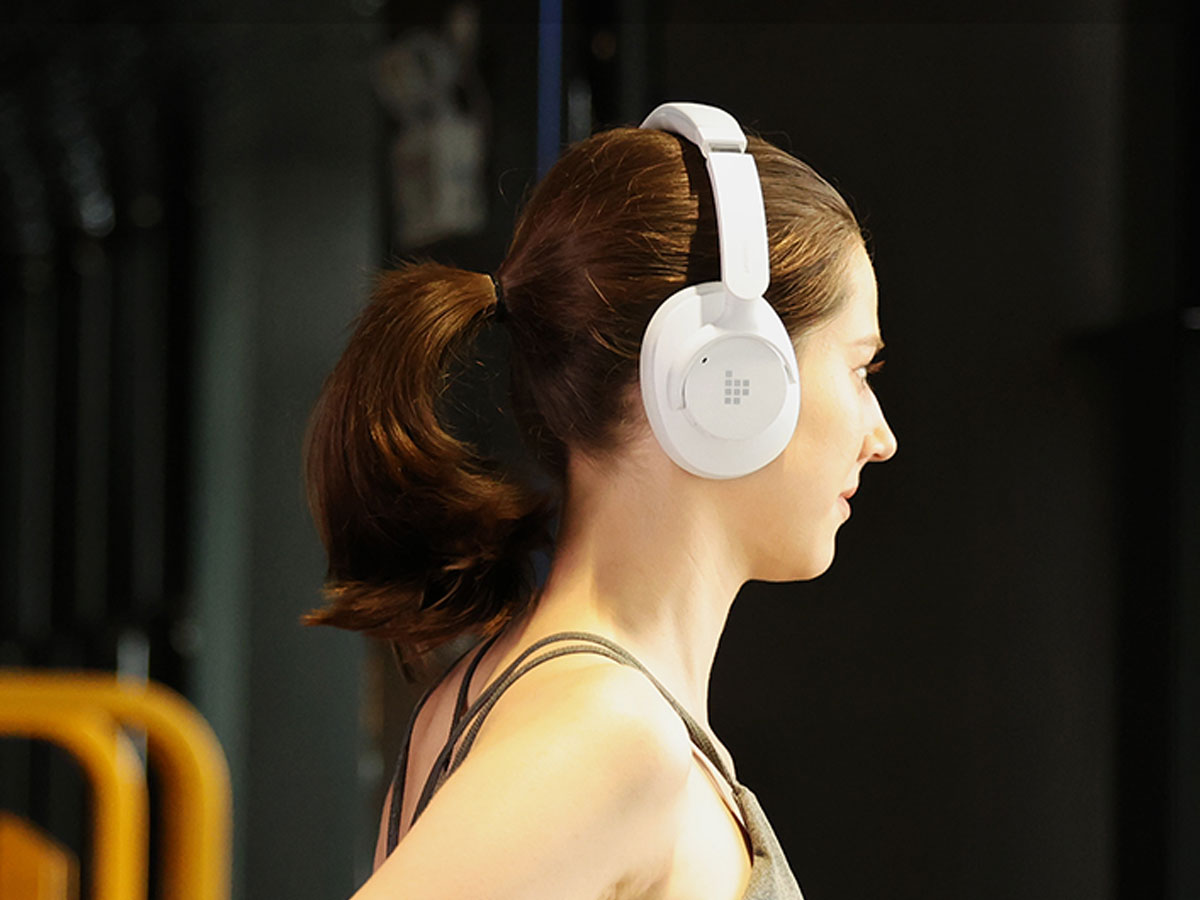 Drahtlose Kopfhörer Tronsmart Sounfii Q20S Weiß - Lifestyle-Grafik