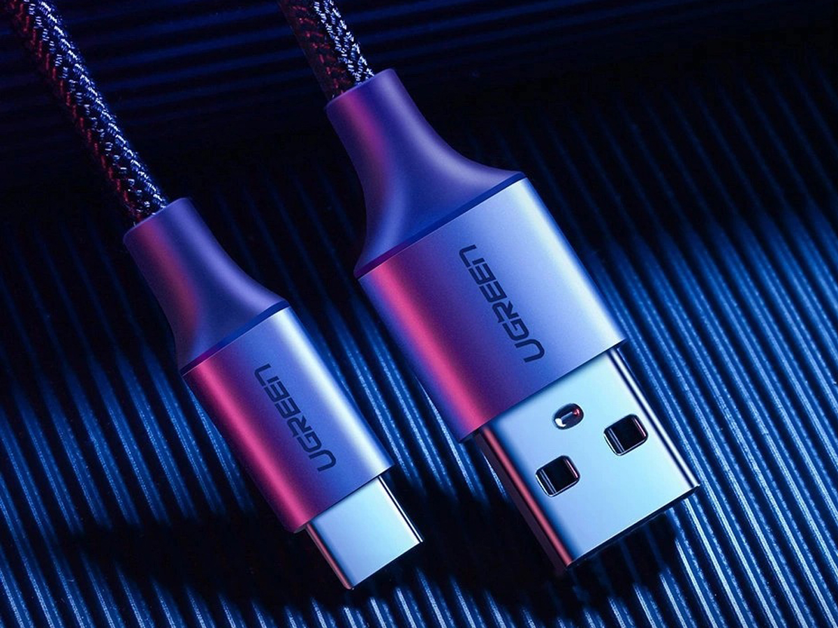 USB-zu-USB-C-Kabel UGREEN US288 QC3.0 0,25 m mit Aluminiumstecker - Lifestyle-Grafik