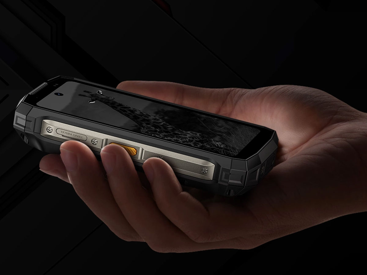 uleFone Armor Mini 20 8/256GB in der Hand