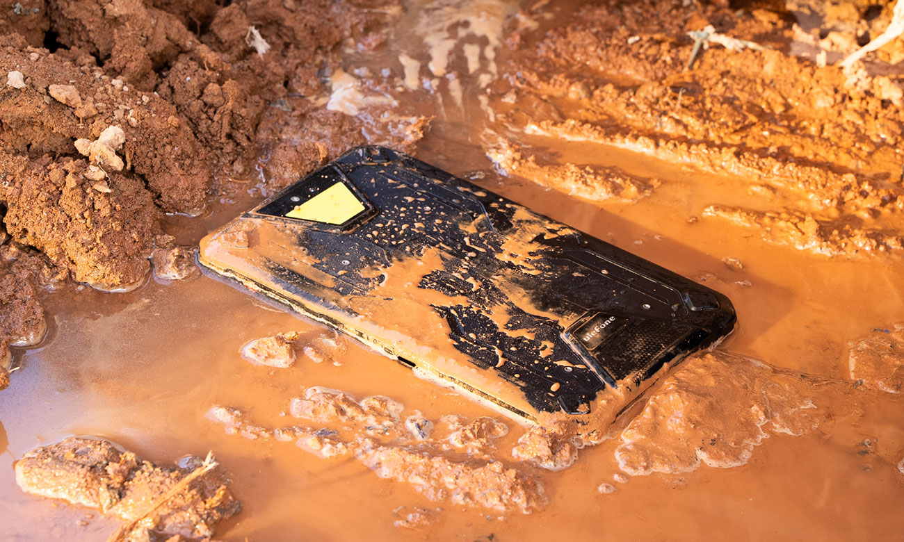 Ulefone Armor Pad 2 LTE Tablet im Schlamm