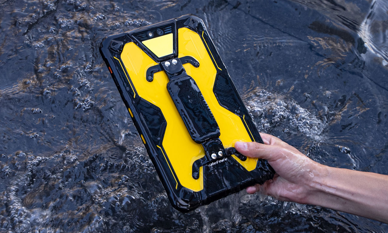 Ulefone Armor Pad 2 LTE im Wasser