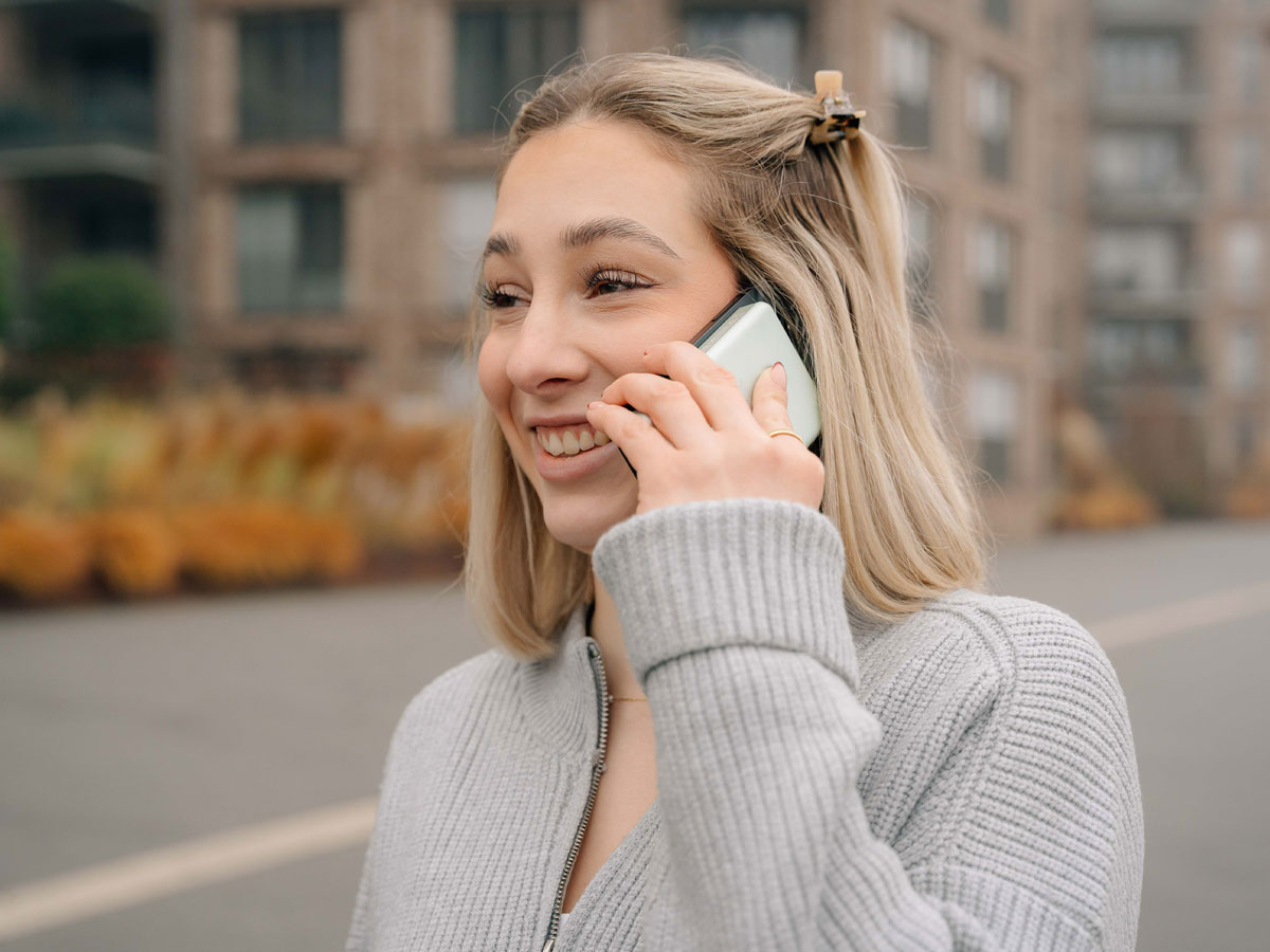 Verbatim Charge ´n´ Go Essentials Power Bank Magnetic Wireless Gespräch