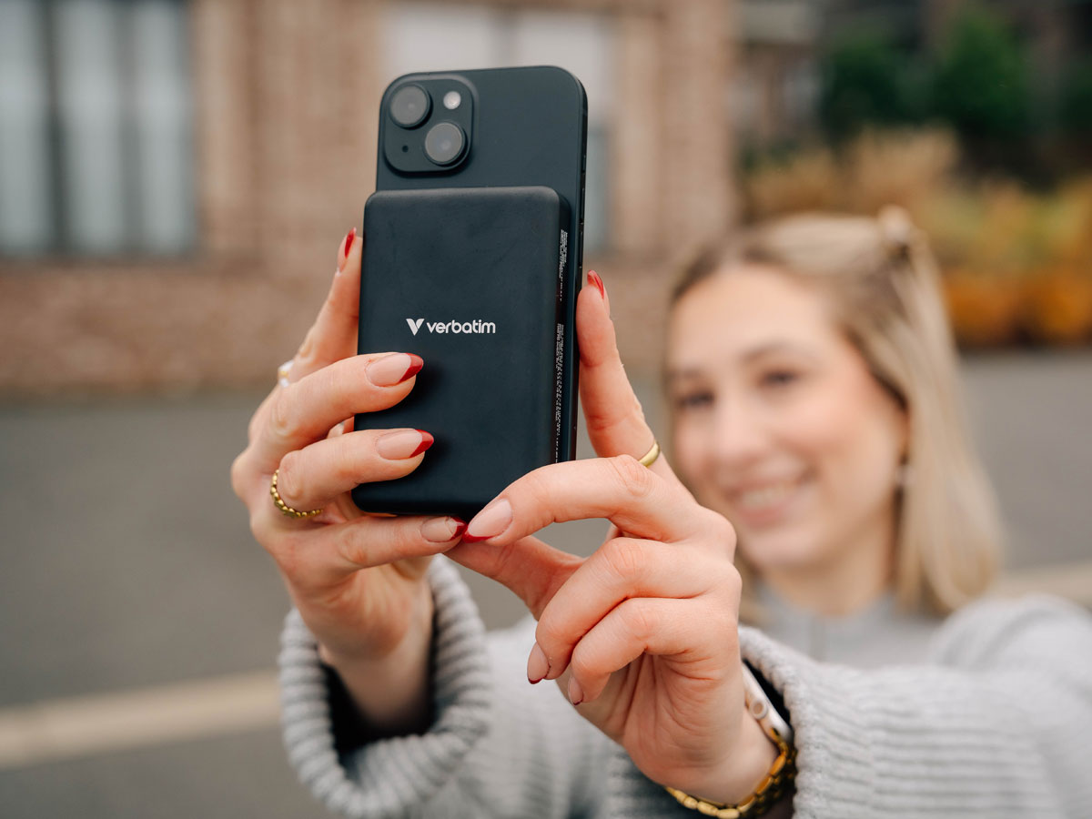 Verbatim Charge ´n´ Go Essentials Power Bank Magnetic Wireless Selfie