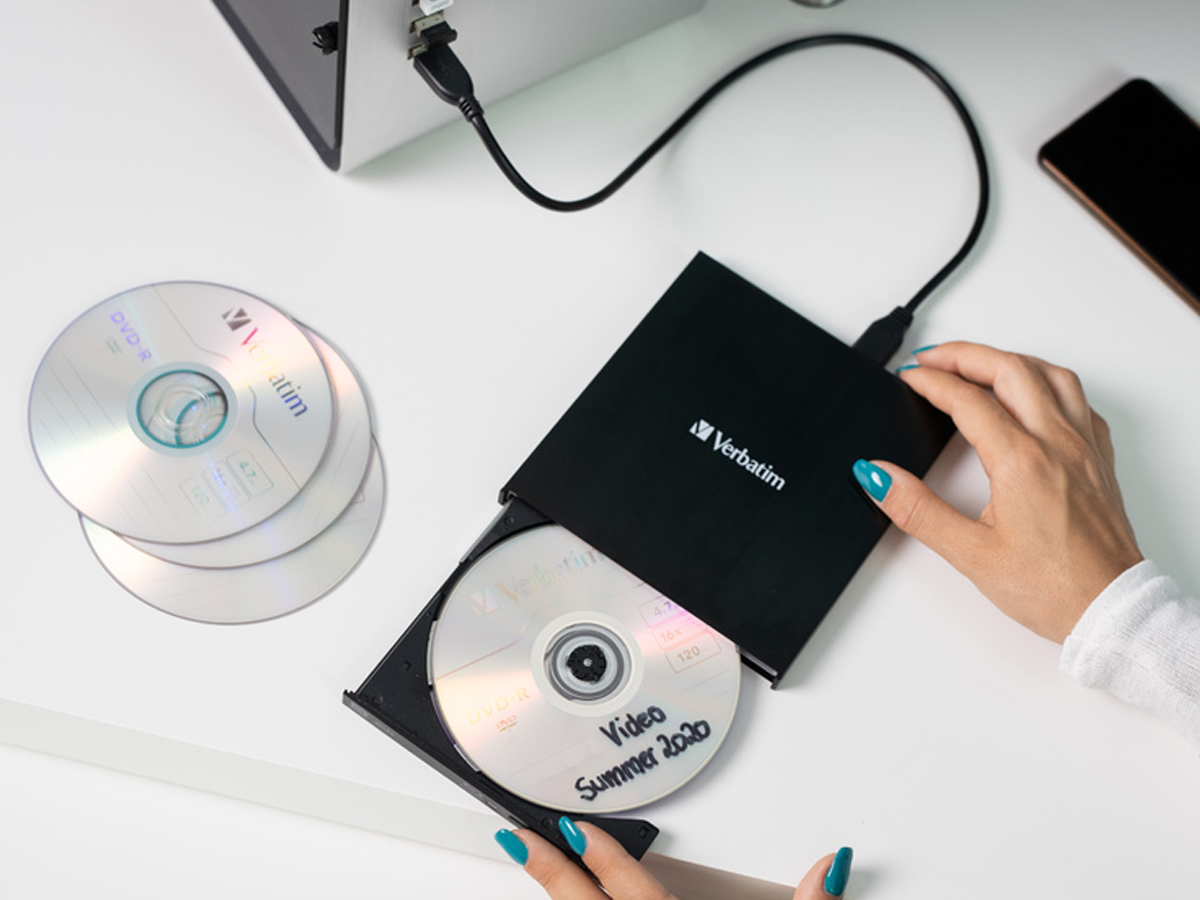 Externe CD/DVD-Brenner Verbatim Slimline - Lifestyle-Grafik