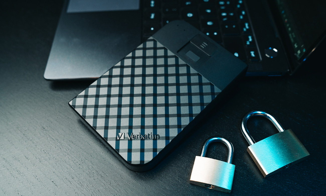 Externe HDD Verbatim Executive Fingerprint Secure Schwarz - Lifestyle-Grafik