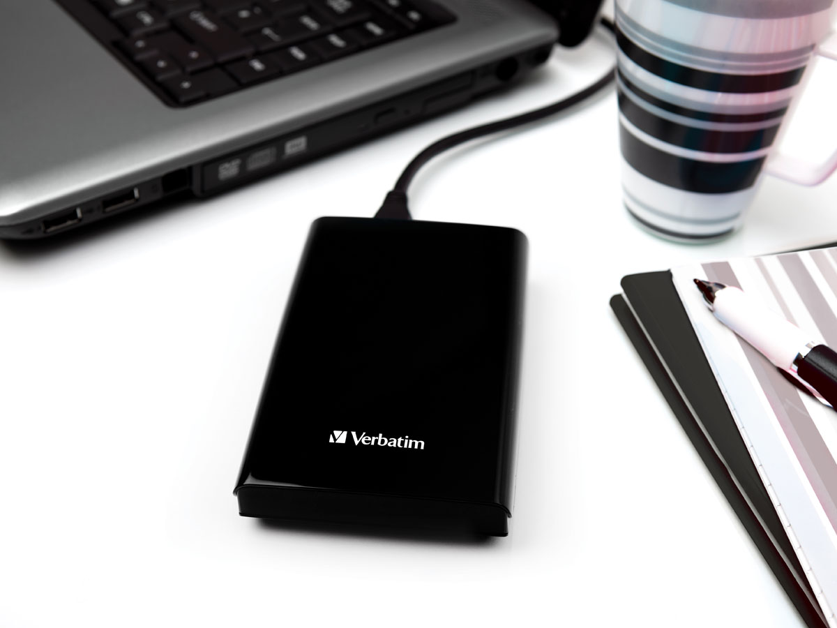 Dysk zewnętrzny SSD Verbatim Store 'n' Go Slim Portable - Grafika lifestyle
