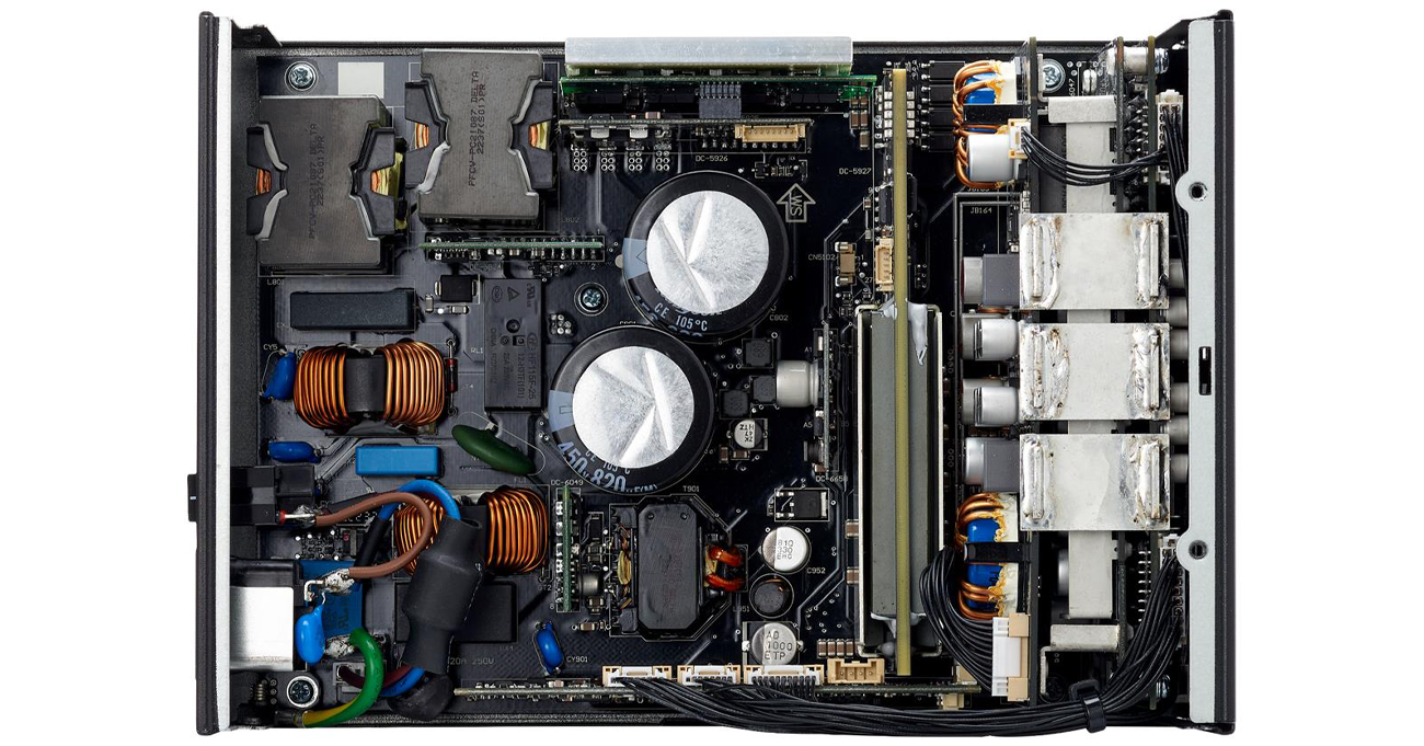 XPG Fusion 1600W ATX 3.0 wnętrze