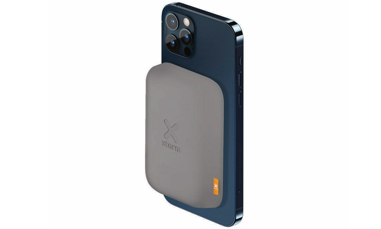 Powerbank Xtorm 10000mAh ze smartfonem