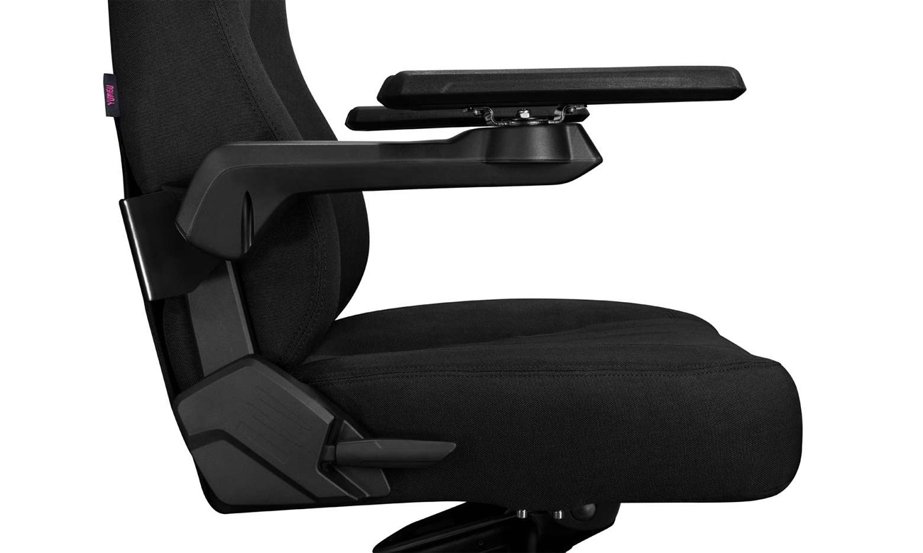 Regulowane podłokietniki i oparcie