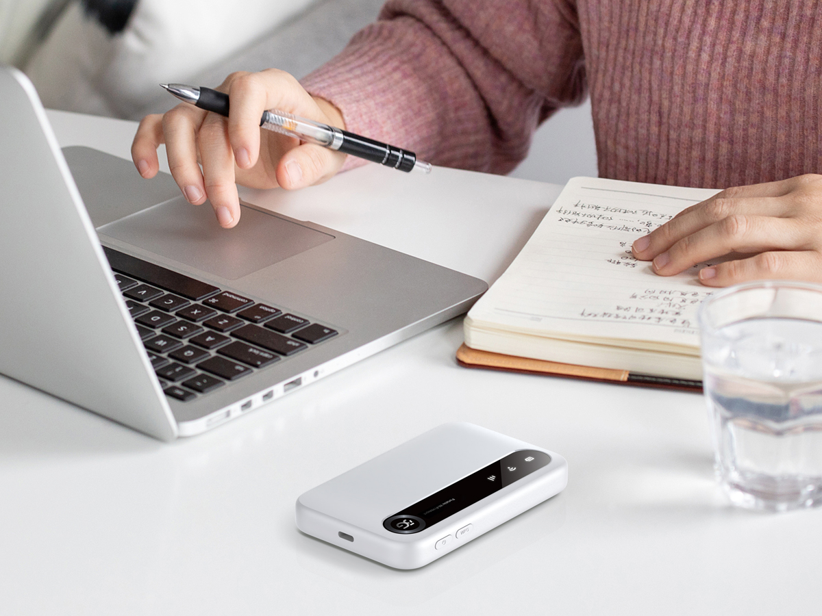 Mobilen Router ZTE U50 (5G, Wi-Fi 6 AX) - Grafik Lifestyle