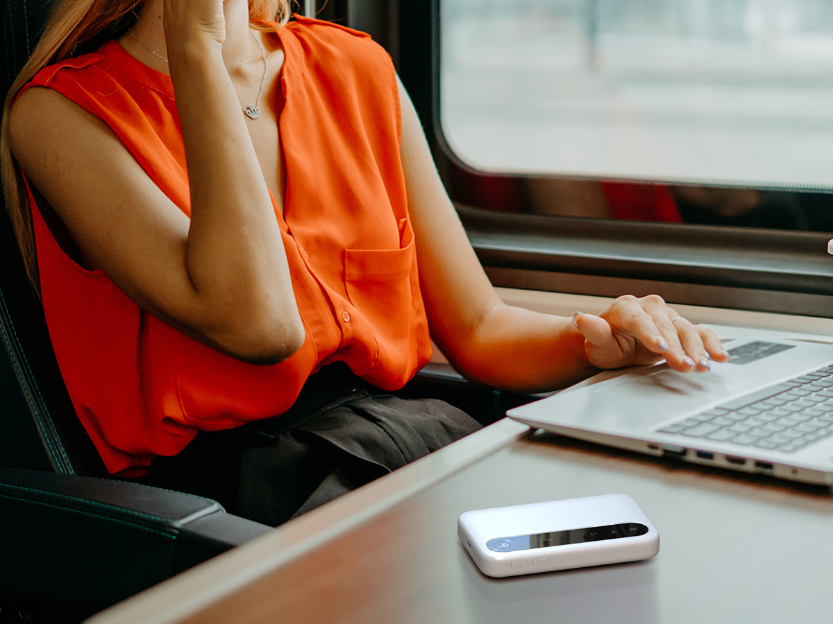 Mobilen Router ZTE U50 (5G, Wi-Fi 6 AX) - Grafik Lifestyle